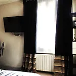 فندق مبيت وإفطار Louvre 4*