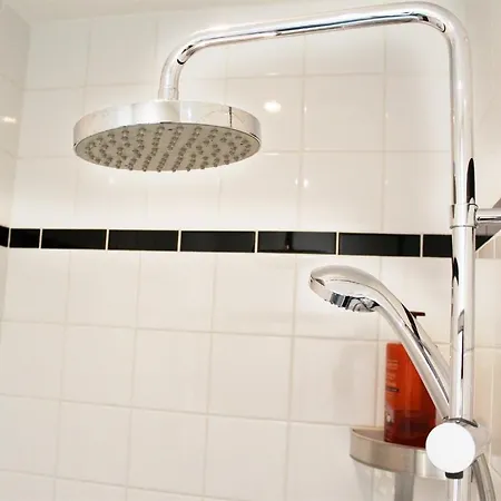 Louvre Alojamento de Acomodação e Pequeno-almoço 4*