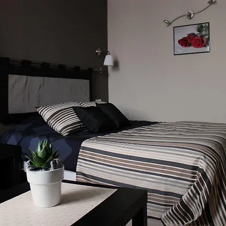 Alojamento de Acomodação e Pequeno-almoço Louvre 4*