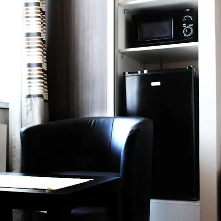 Alojamento de Acomodação e Pequeno-almoço Louvre 4*