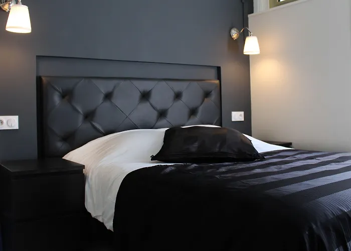 Louvre Couette-café 4*